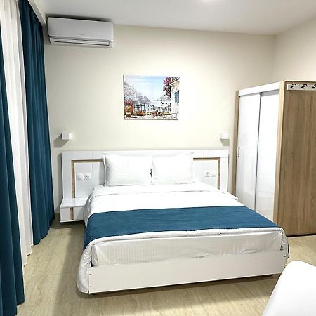 Navarino Luxe Suites Peraía エクステリア 写真