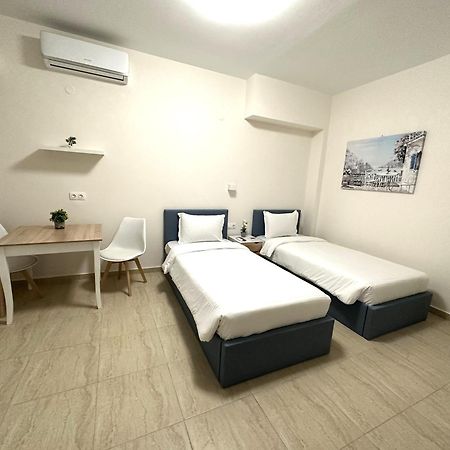 Navarino Luxe Suites Peraía エクステリア 写真