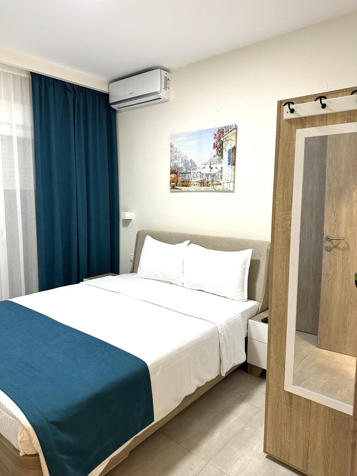 Navarino Luxe Suites Peraía エクステリア 写真