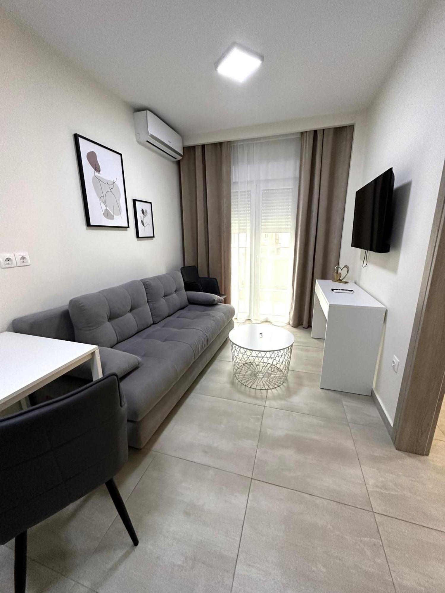 Navarino Luxe Suites Peraía エクステリア 写真