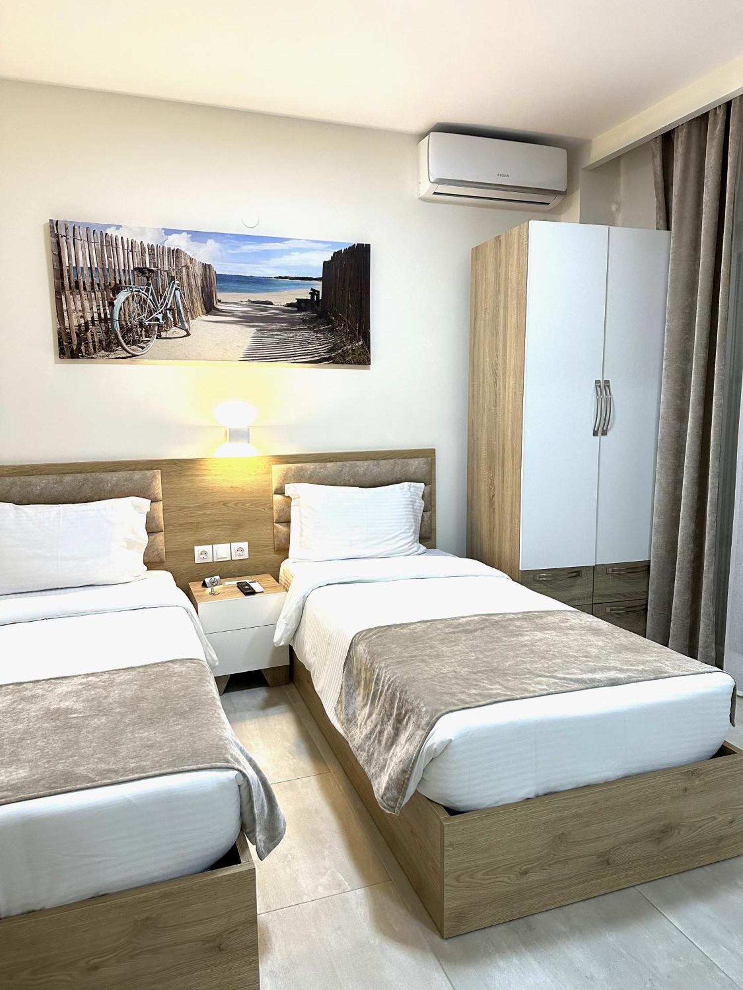 Navarino Luxe Suites Peraía エクステリア 写真