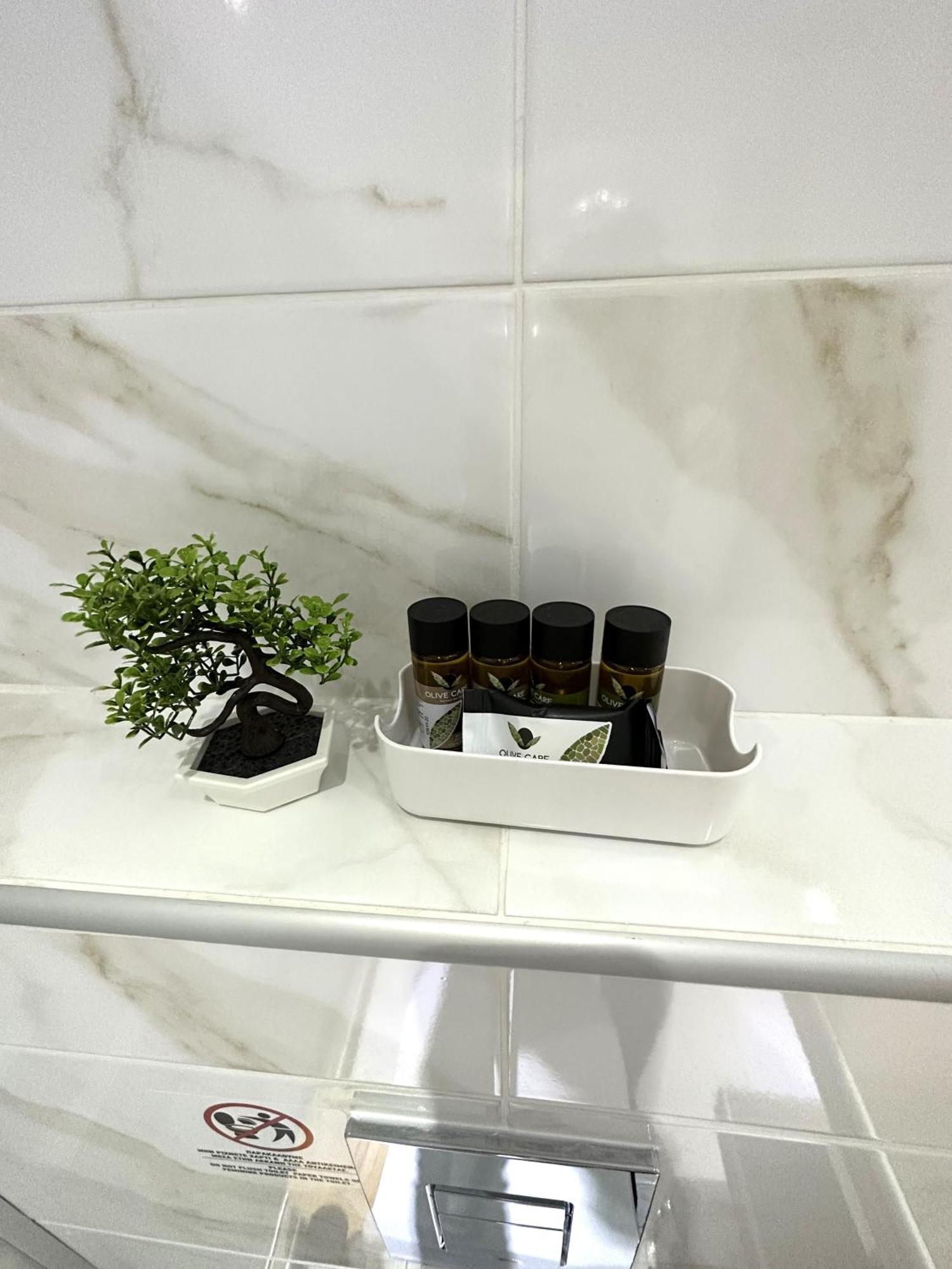 Navarino Luxe Suites Peraía エクステリア 写真