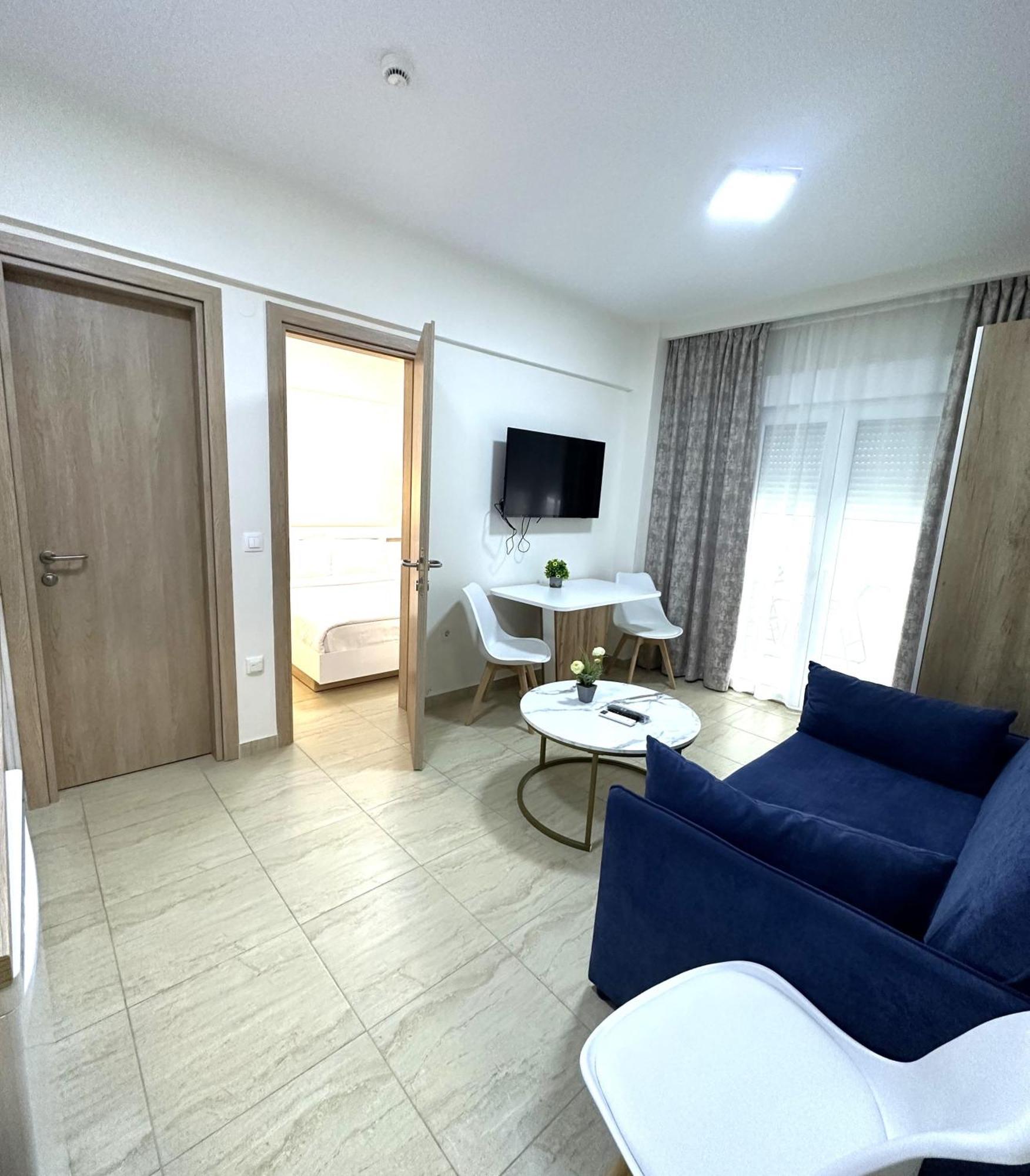 Navarino Luxe Suites Peraía エクステリア 写真