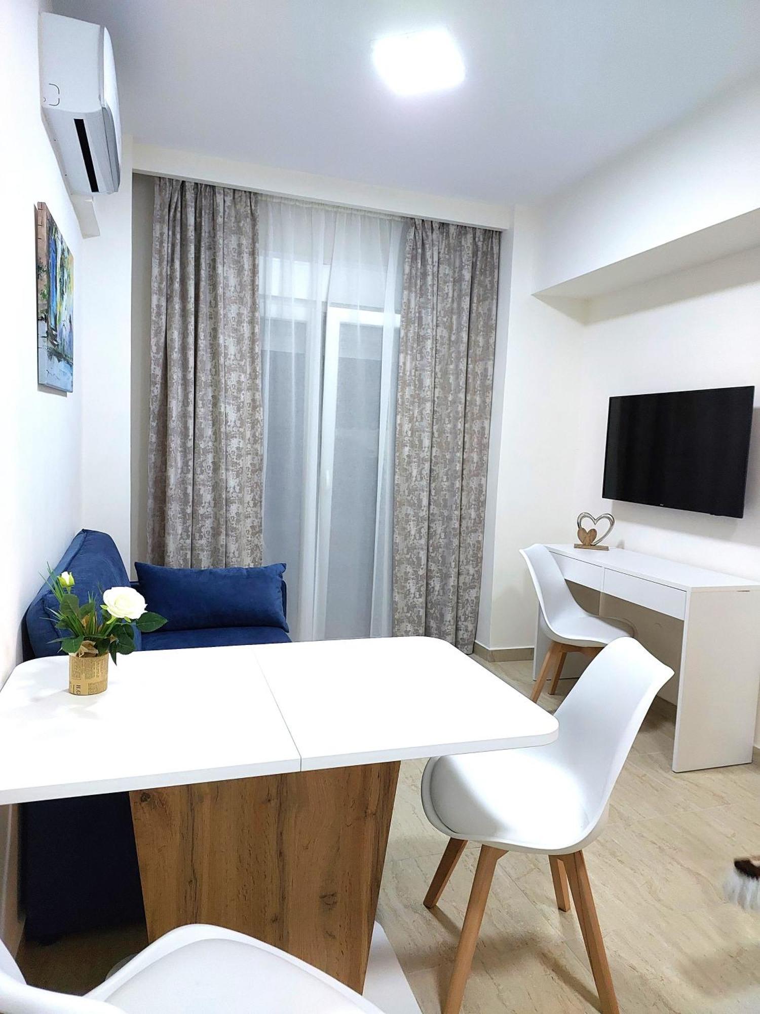 Navarino Luxe Suites Peraía エクステリア 写真